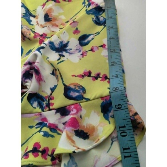 Women‎ Size 14 Isaac Mizrahi Womens Yellow Floral Short - Picture 9 of 11